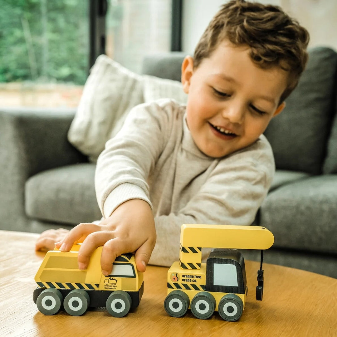 Ensemble de 2 jouets véhicules camions de chantier Orange Tree Toys Mlle et Coco