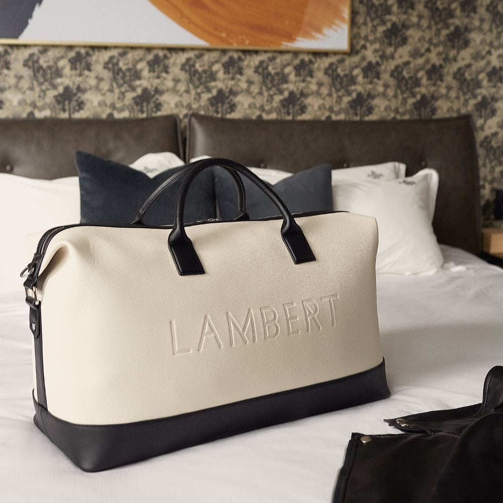 fourre tout june lambert blanc casse noir compagnie quebecoise