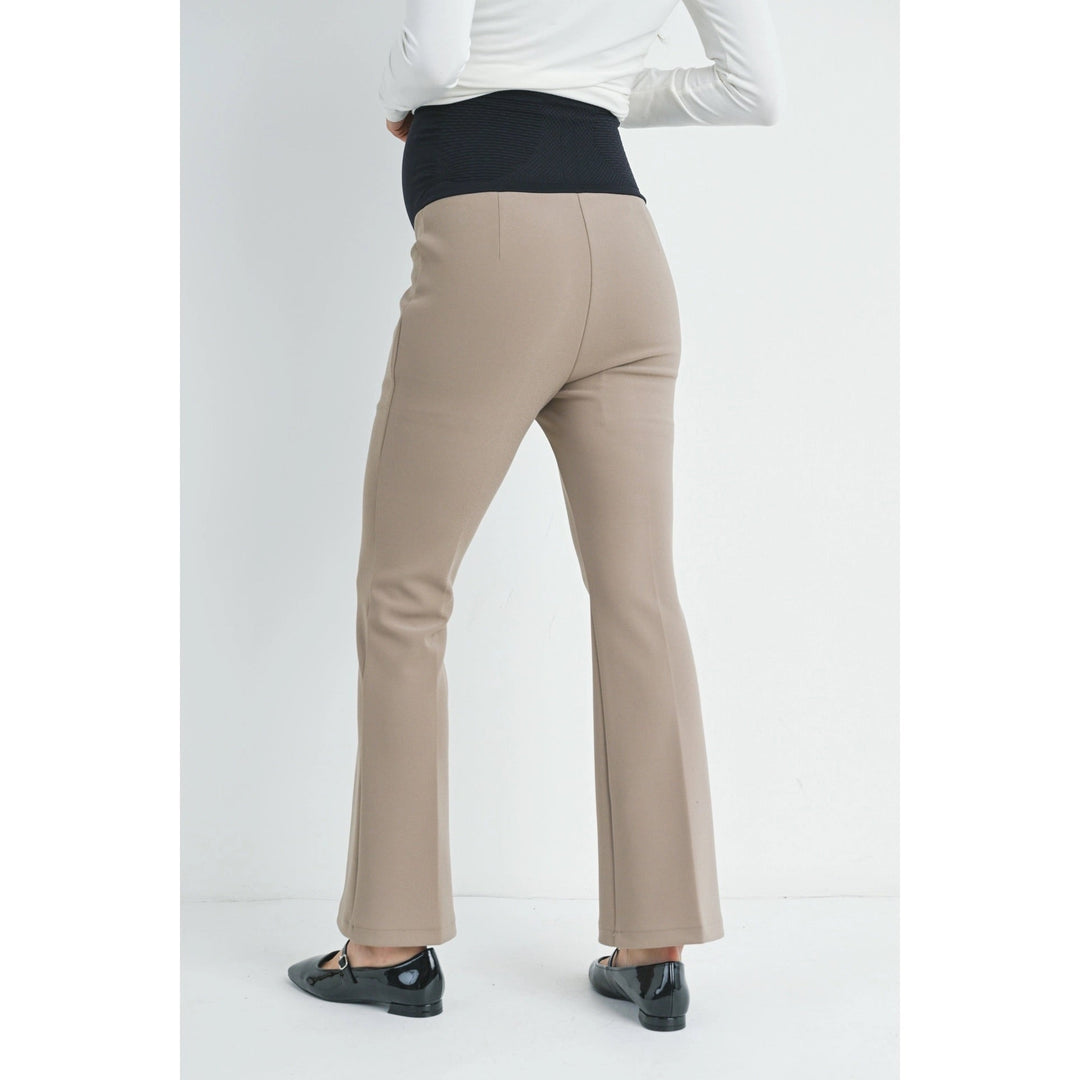 Pantalon taupe de la compagnie Hello Mizz, couvrant le ventre