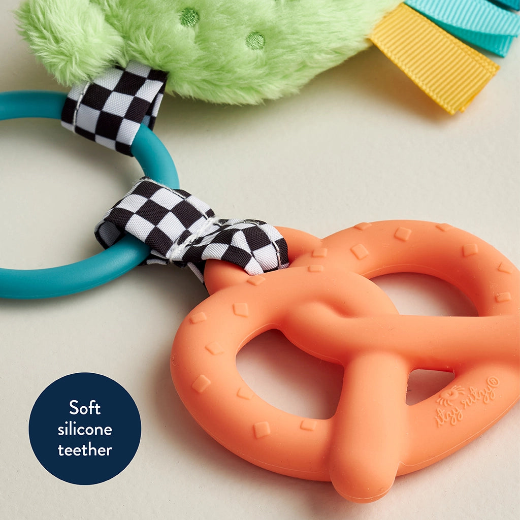jouet sensoriel Parker cornichon Itzy Ritzy Mlle et Coco