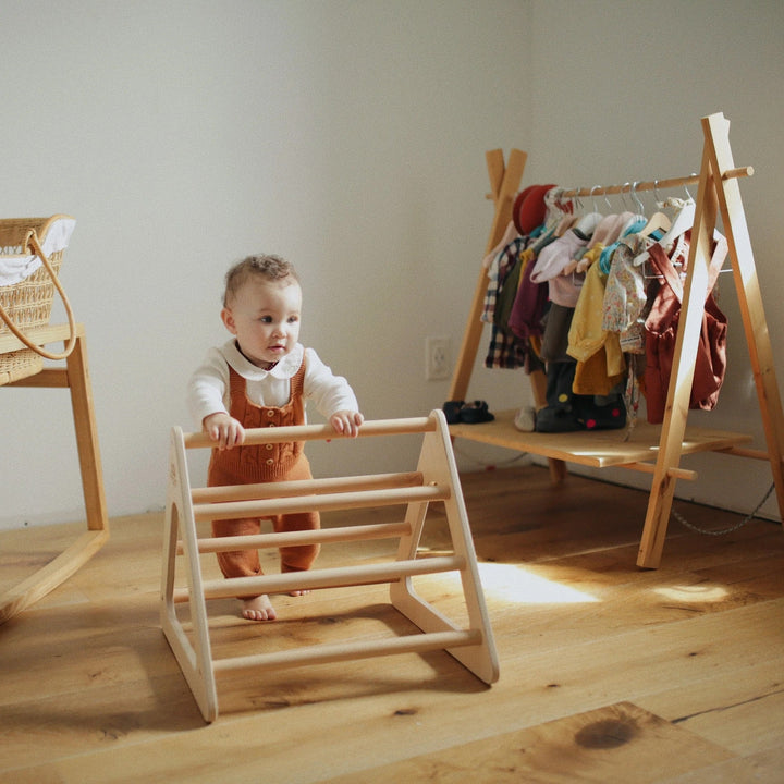Salle de sport Pikler Petit Triangle en bois Kinderfeets Mlle et Coco