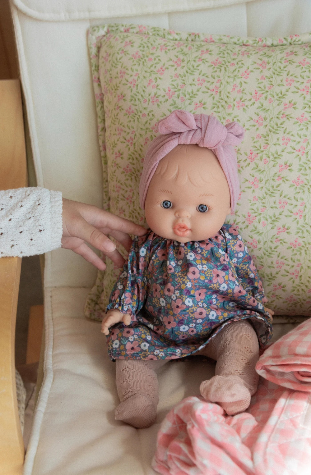 Poupée Gordis Raky avec robe fleurie
Paola Reina