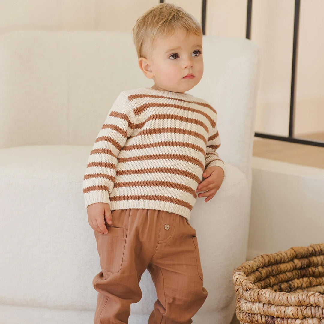 Pull en tricot rayé beige et maron Quincy Mae Mlle et Coco 