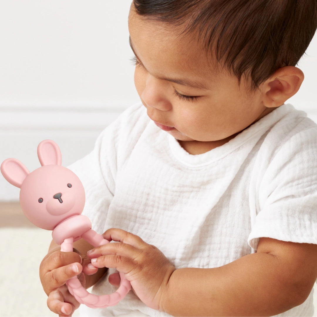 hochet jouet lapin rose Itzy Ritzy dentition Mlle et Coco