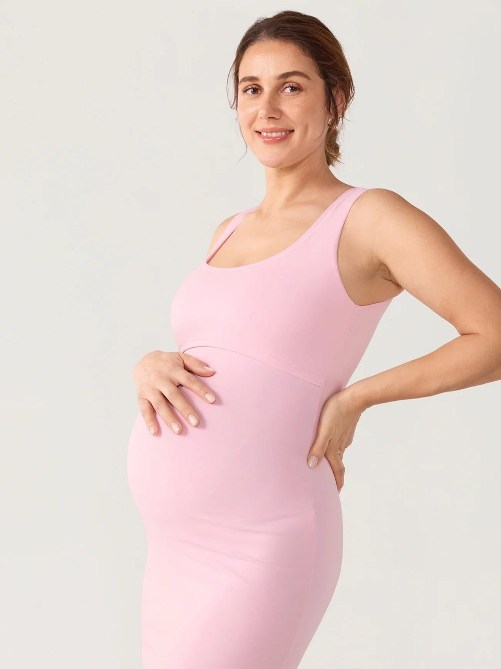 Robe longue de maternité et allaitement croisée cachée Babycon rose doux Momanda Mlle et Coco