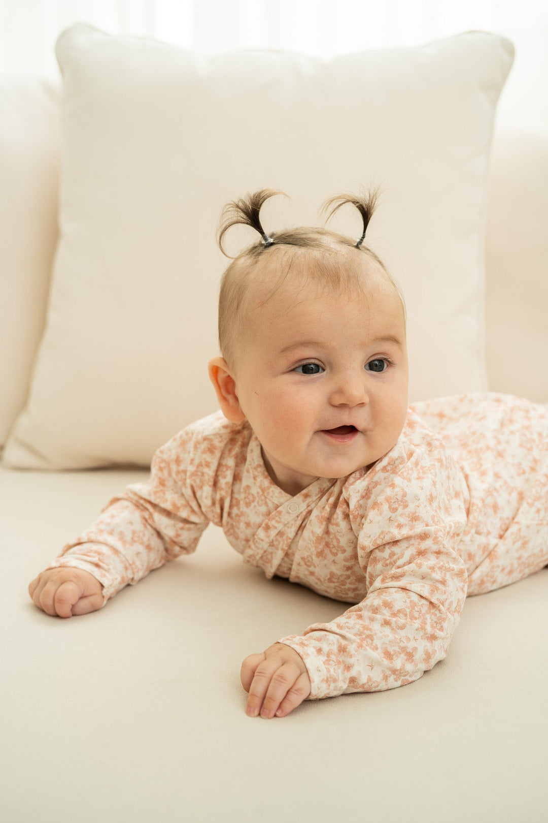 pyjama une-pièce fleuri rose bonnet manches longues Fixoni vêtement 