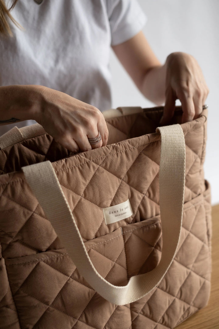 Sac à dos matelassé convertible tan Dans le sac Mlle et Coco