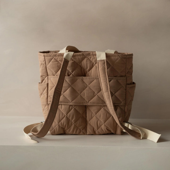 Sac à dos matelassé convertible tan Dans le sac Mlle et Coco