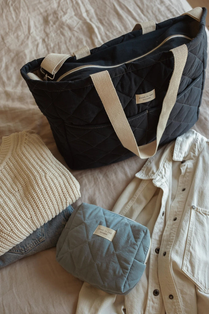 Dans le sac couches marine MAMA Mlle et Coco
