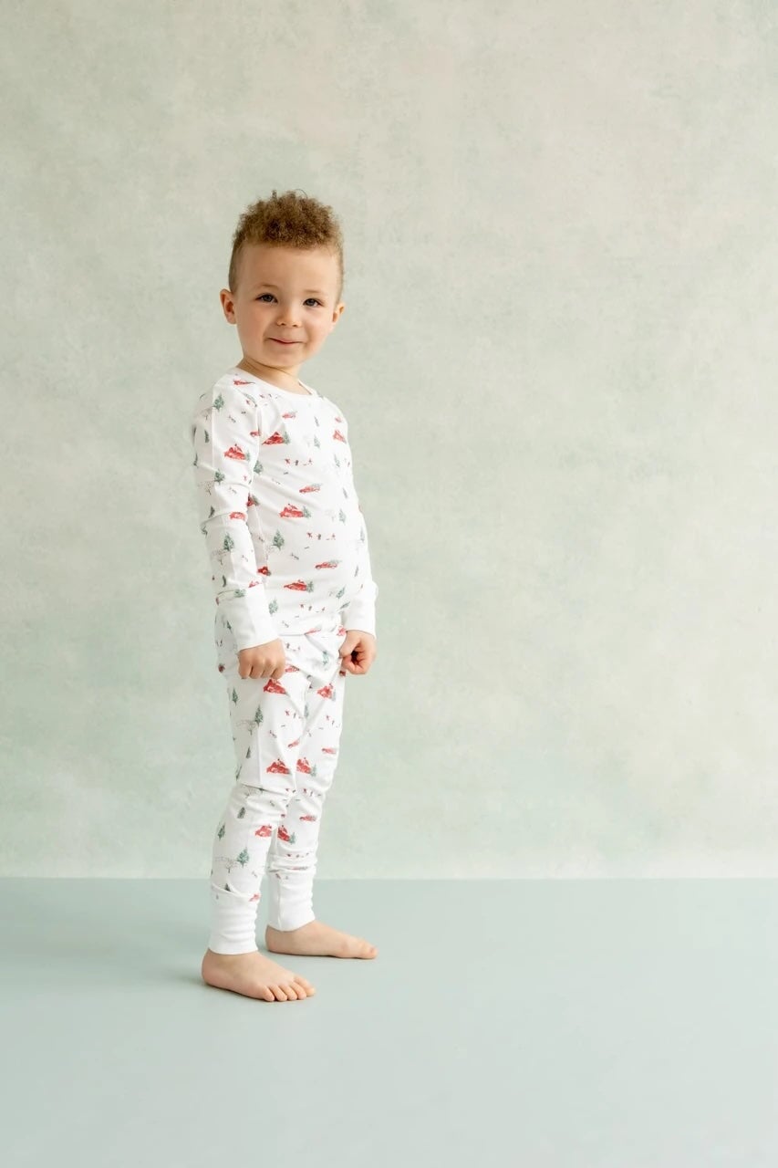 Pyjama 2 pièces coton modal Scène hivernale fond blanc Coccoli Noël Mlle et Coco