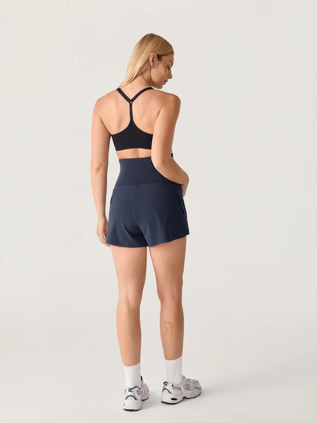 Short dauphin de maternité Bloomove - avec poches intérieures bleu crépuscule Momanda