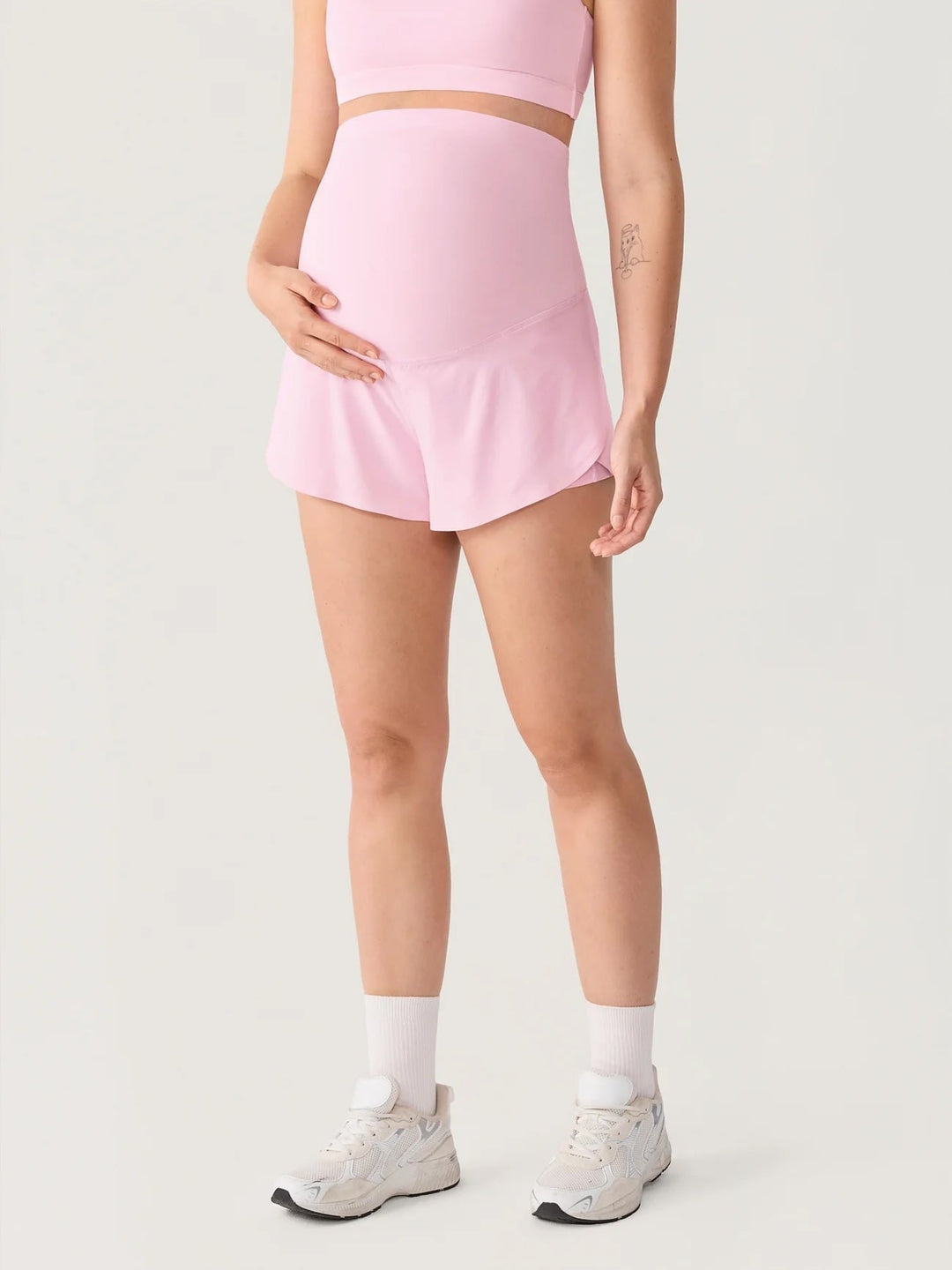 Short dauphin de maternité Bloomove - avec poches intérieures rose doux Momanda Mlle et Coco