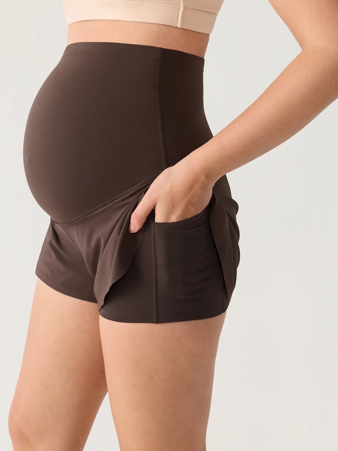 Short dauphin de maternité Bloomove - avec poches intérieures clay brown Momanda Mlle et Coco