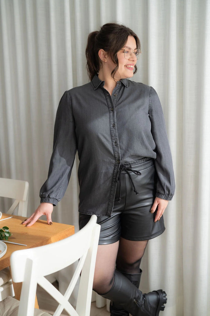 short noir similicuir taille élastique Rose maternité compagnie québécoise fête