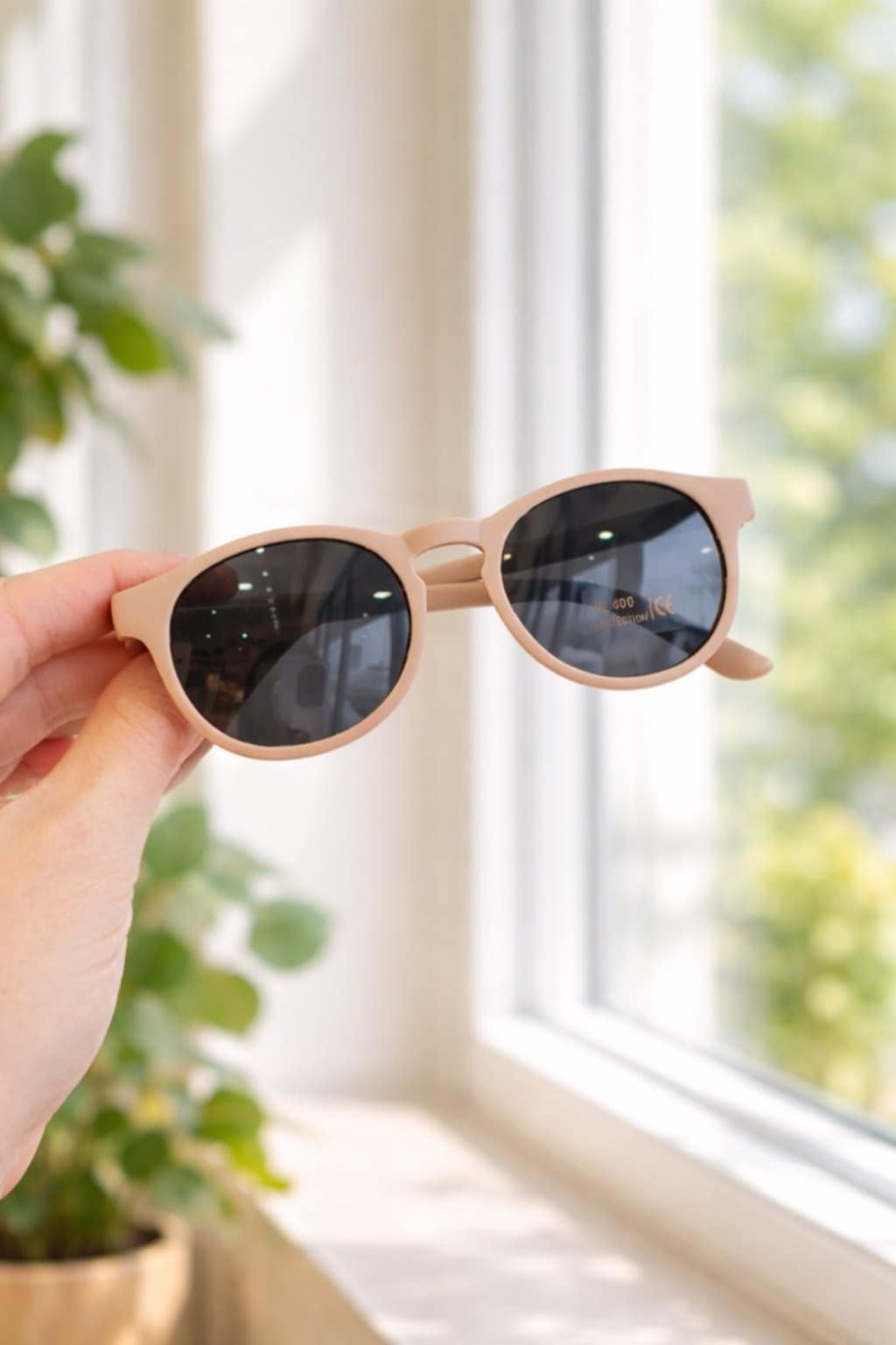 lunette de soleil beige enfant Current Tyed Mlle et Coco