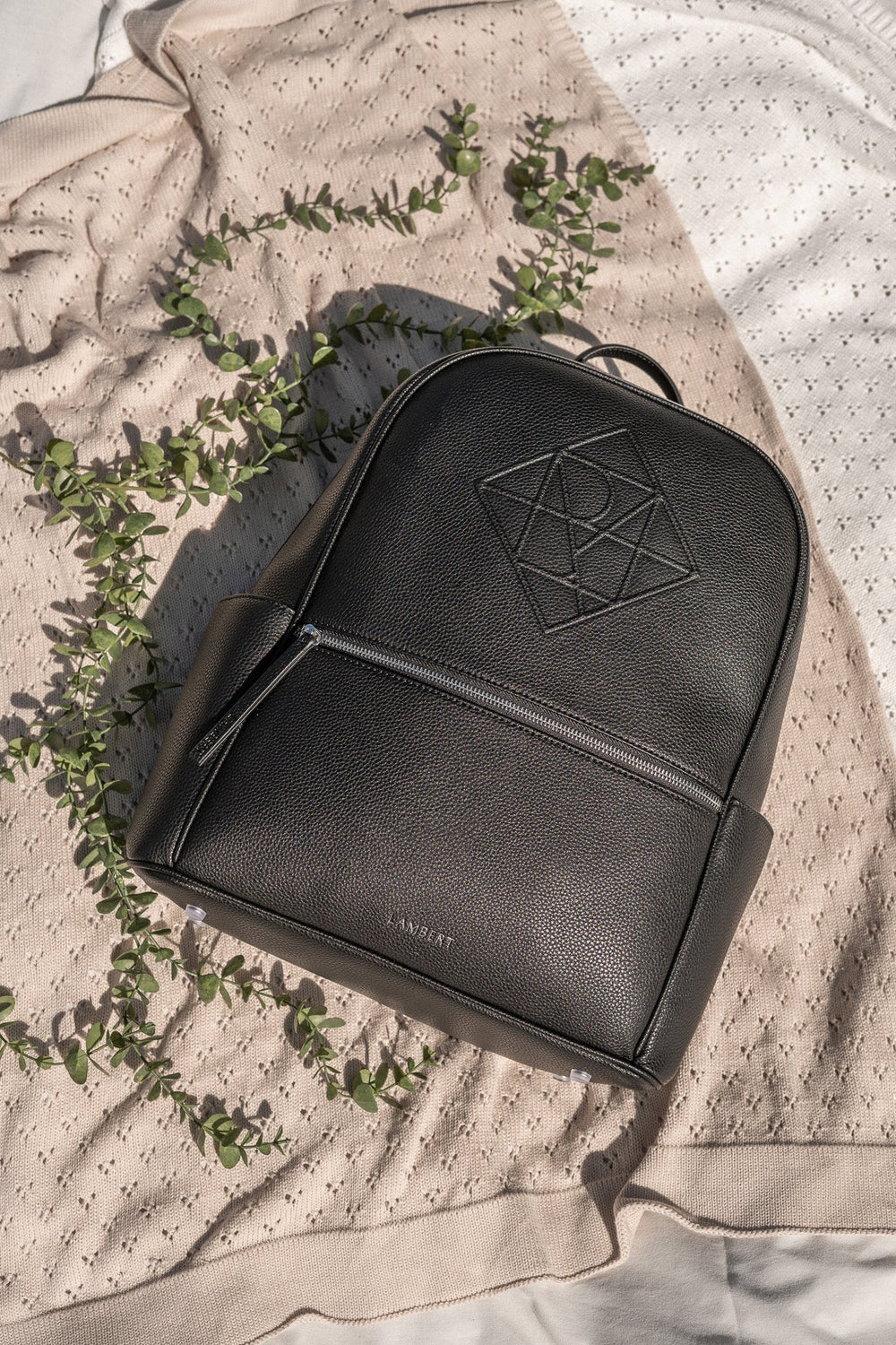 Lambert sac couches dos tapis langer vicky noir cuir vegan