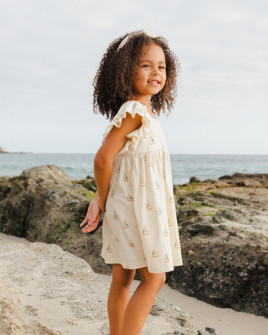 Robe à manches courtes ivoire motif voiliers Rylee + Cru Mlle et Coco