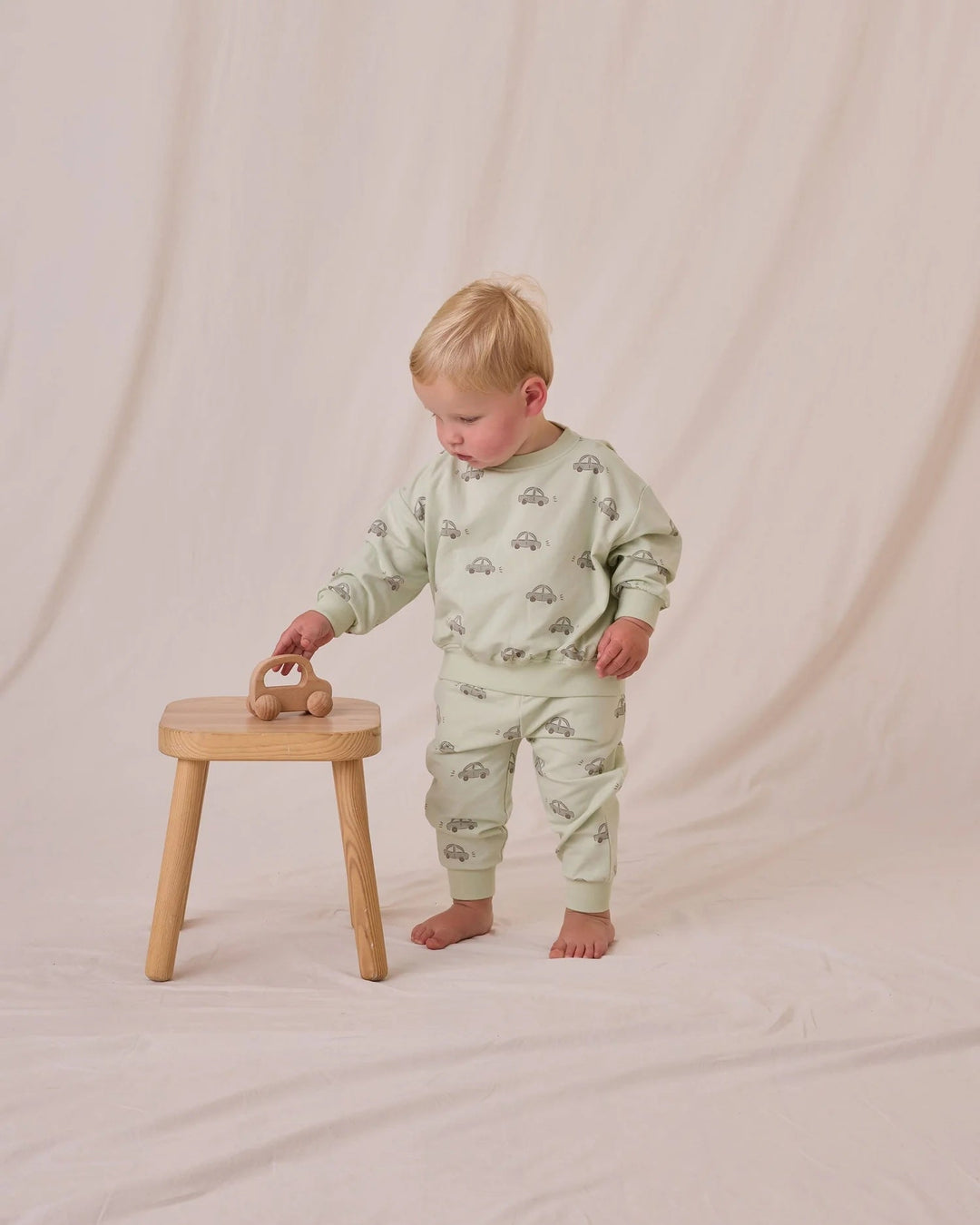 Pull Sweatshirt sauge et motif voitures Quincy Mae Mlle et Coco 