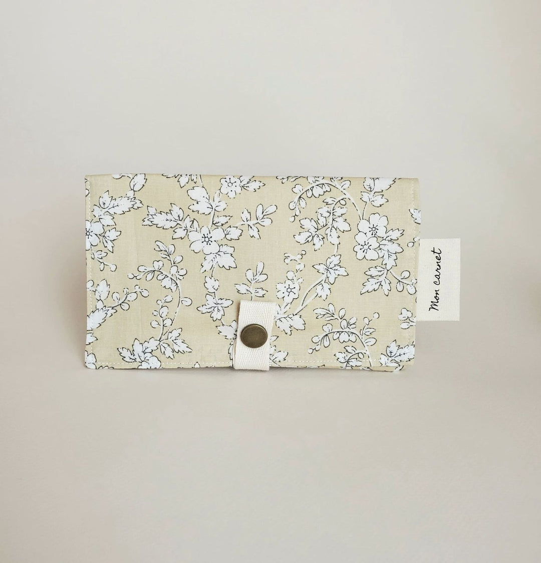 Carnet de santé/passeport - Plusieurs motifs et couleurs - Sauge &amp; co par Sauge &amp; co vendu par MlleetCoco.com