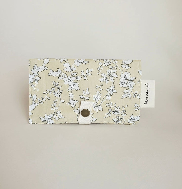 Carnet de santé/passeport - Plusieurs motifs et couleurs - Sauge &amp; co par Sauge &amp; co vendu par MlleetCoco.com