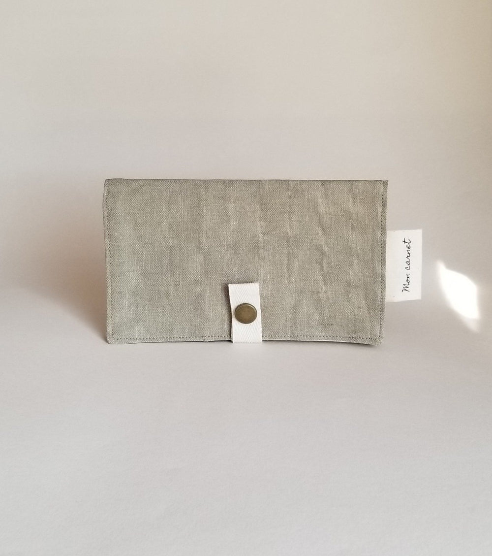 Carnet de santé/passeport - Plusieurs motifs et couleurs - Sauge & co par Sauge & co vendu par MlleetCoco.com