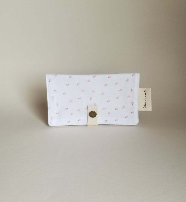 Carnet de santé/passeport - Plusieurs motifs et couleurs - Sauge &amp; co par Sauge &amp; co vendu par MlleetCoco.com