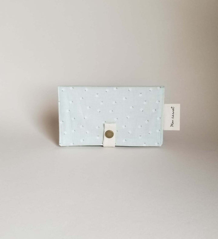 Carnet de santé/passeport - Plusieurs motifs et couleurs - Sauge &amp; co par Sauge &amp; co vendu par MlleetCoco.com