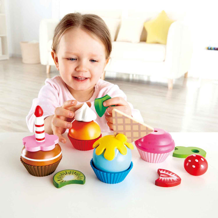 Aliments en bois - Petits gâteaux - Hape par Hape vendu par MlleetCoco.com