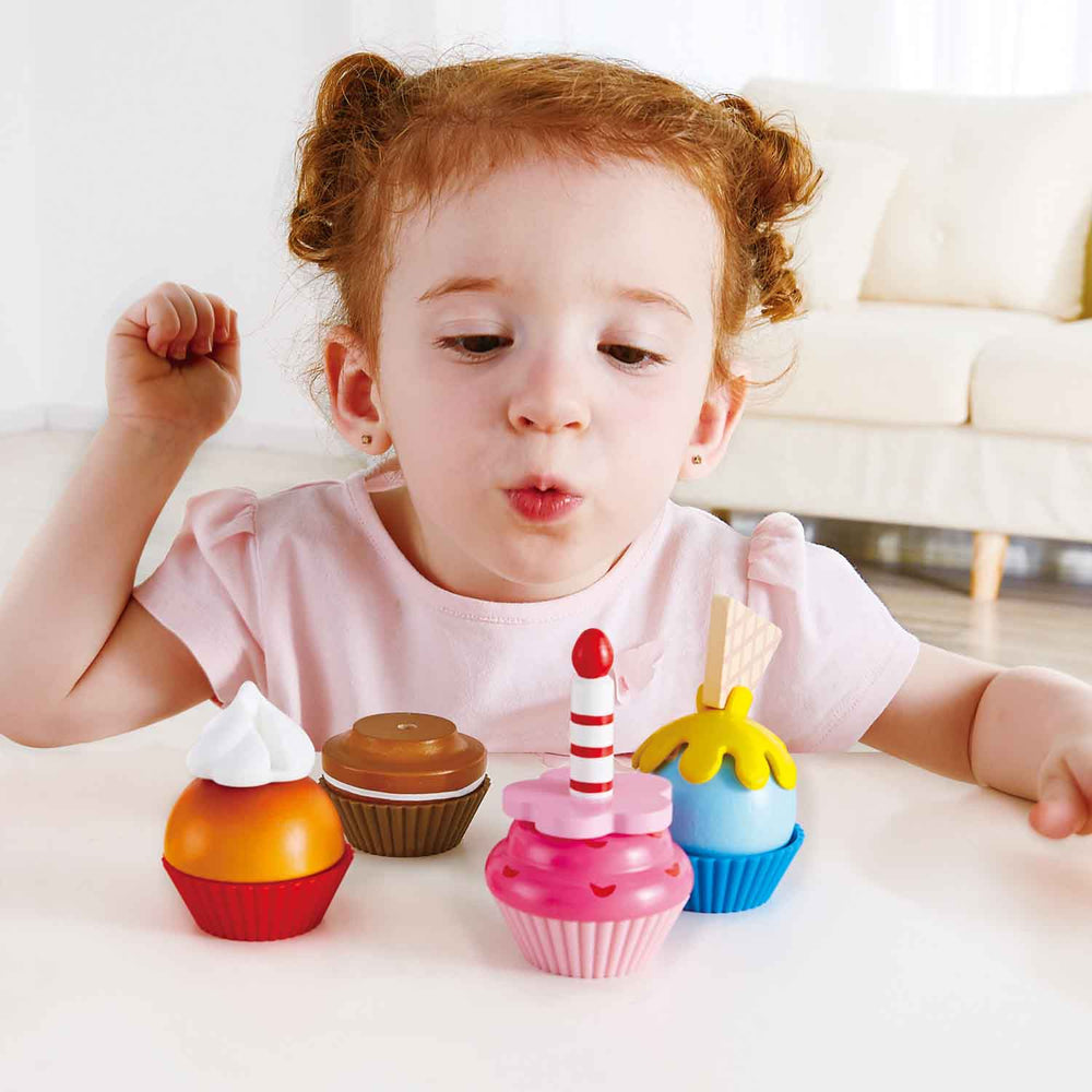 Aliments en bois - Petits gâteaux - Hape par Hape vendu par MlleetCoco.com