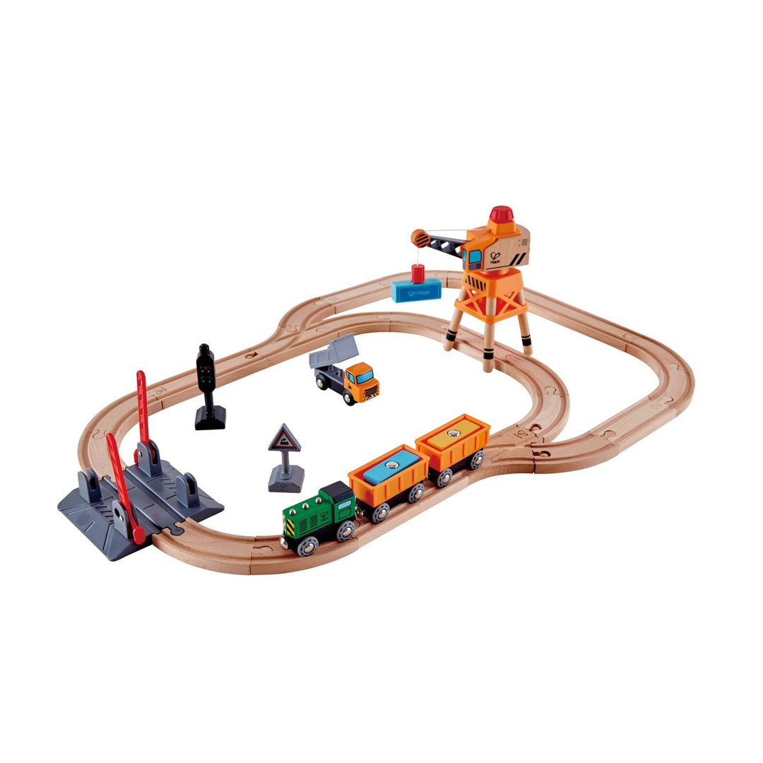 Train de bois - Circuit train de marchandise et grue - Hape par Hape vendu par MlleetCoco.com