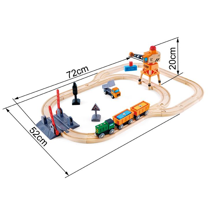 Train de bois - Circuit train de marchandise et grue - Hape par Hape vendu par MlleetCoco.com