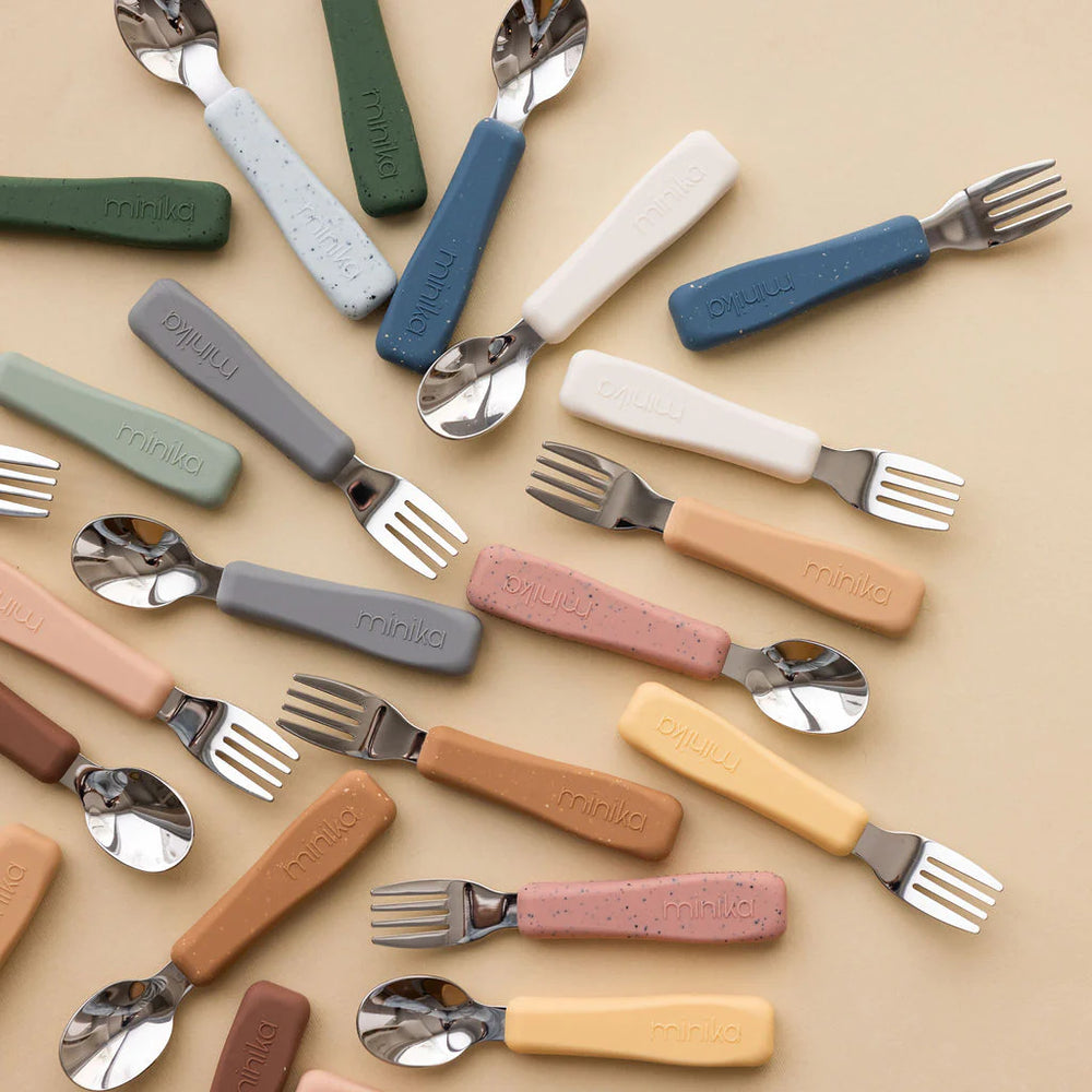 ensemble ustensile poignée silicone plusieurs couleurs Minika compagnie québécoise