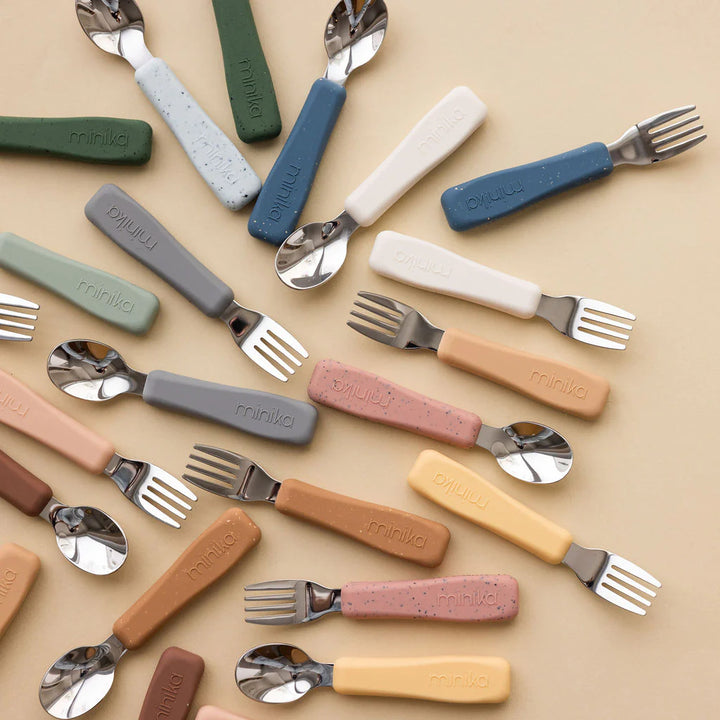 ensemble ustensile poignée silicone plusieurs couleurs Minika compagnie québécoise