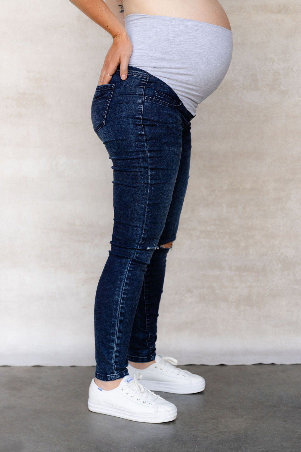 jeans bleu foncer rose maternite compagnie quebecoise