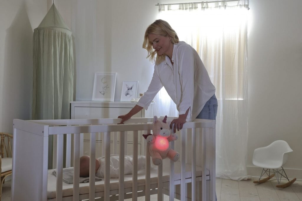 lily licorne musicale lumineuse cloudb peluche jouet reconfort