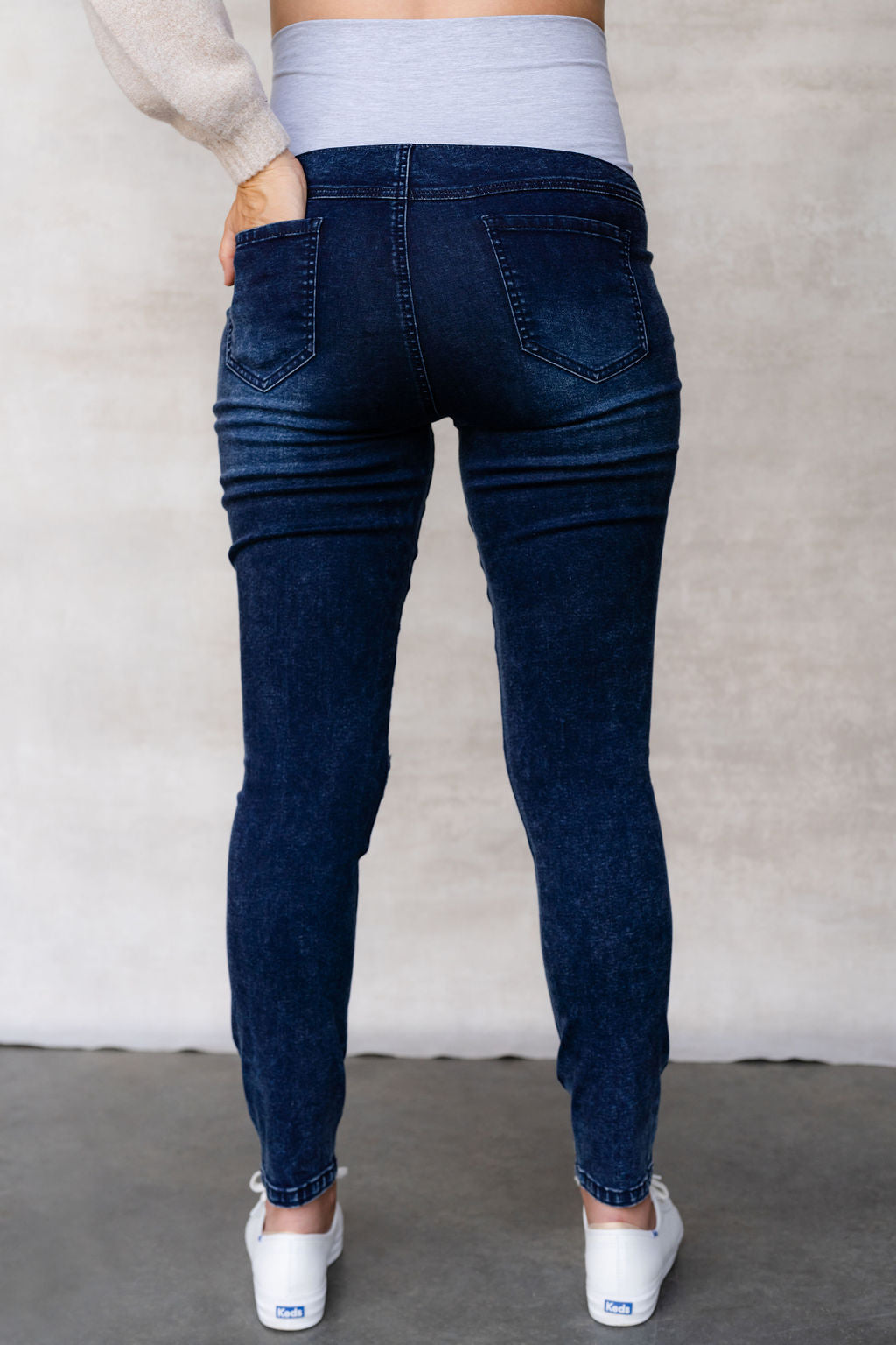 jeans bleu foncer rose maternite compagnie quebecoise